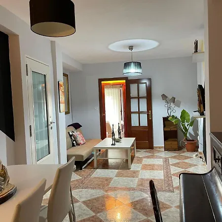 Miranda Suites *